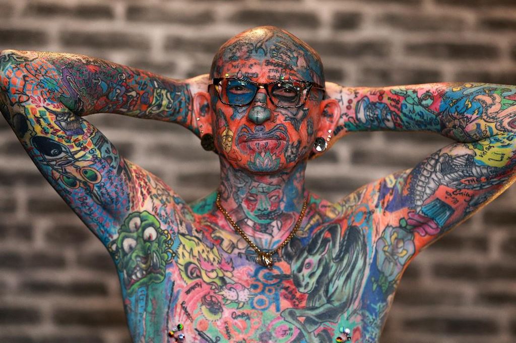 Lhomme Le Plus Tatoue Du Monde L'homme Le Plus Tatoué Du Monde - Esam Solidarity